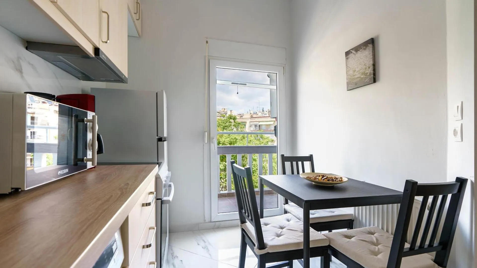 White Luxury Apartment Thessaloniki Greece
