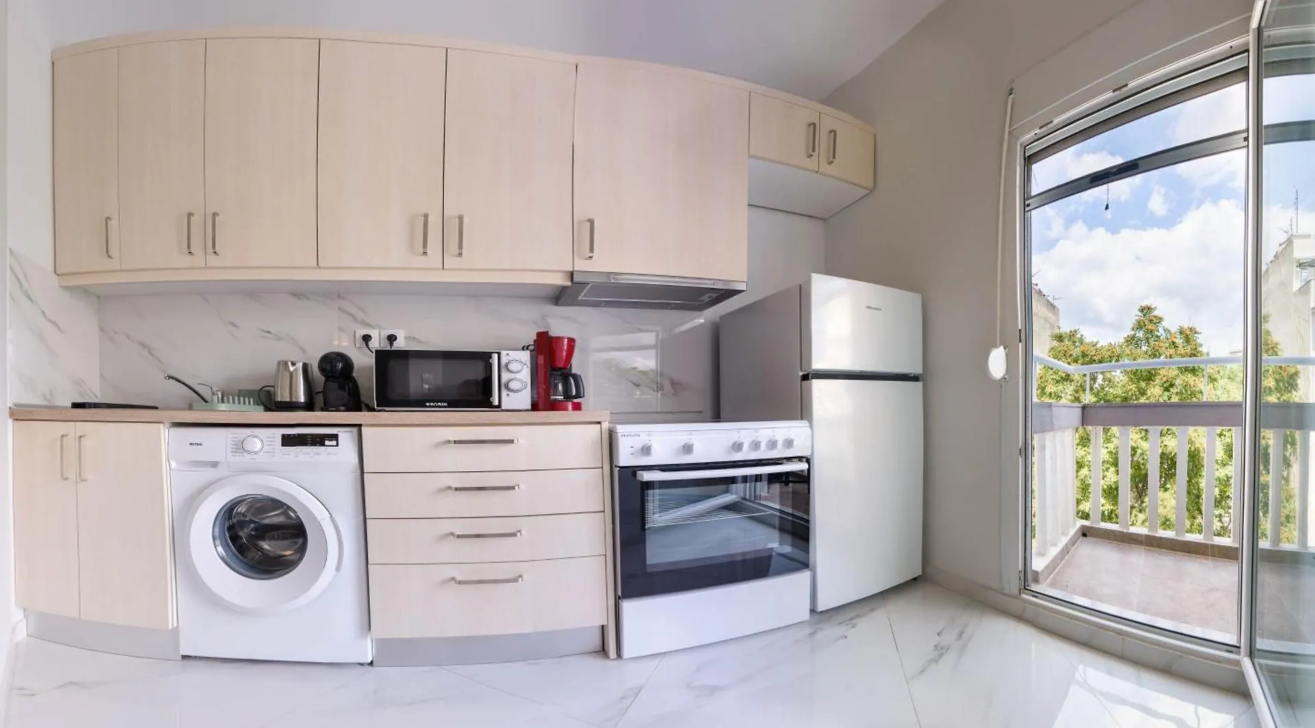 White Luxury Apartment Thessaloniki