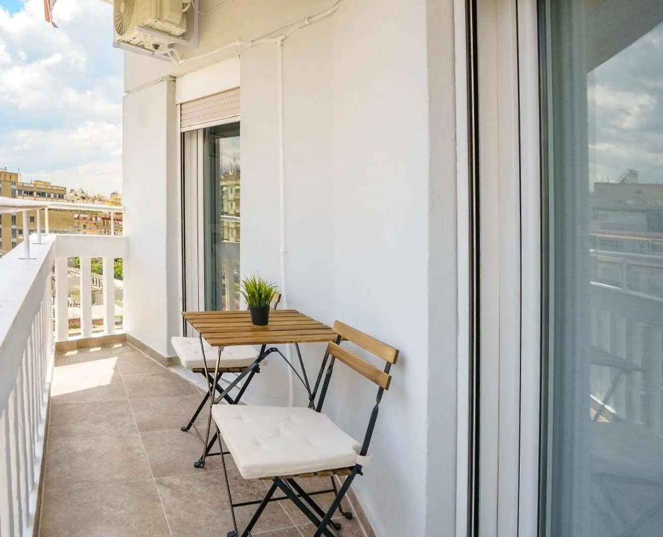 White Luxury Apartment Thessaloniki 0*,