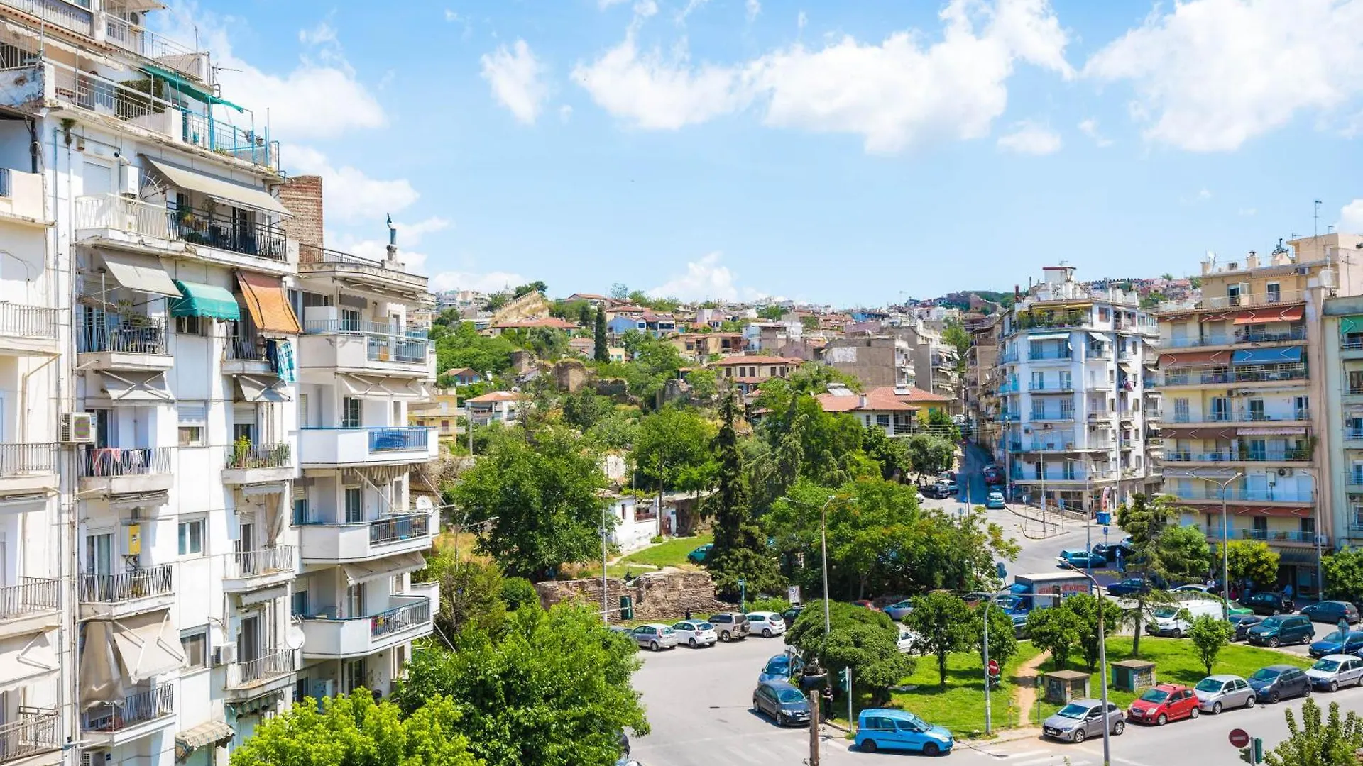 White Luxury Apartment Thessaloniki